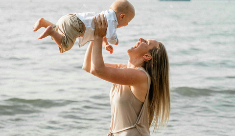 Hot Weather Formula Feeding Tips You’ll Need This Summer